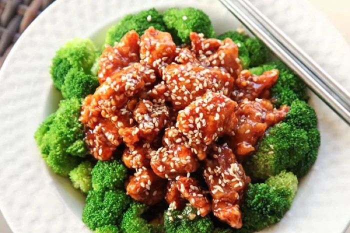 Sesame chicken with broccoli